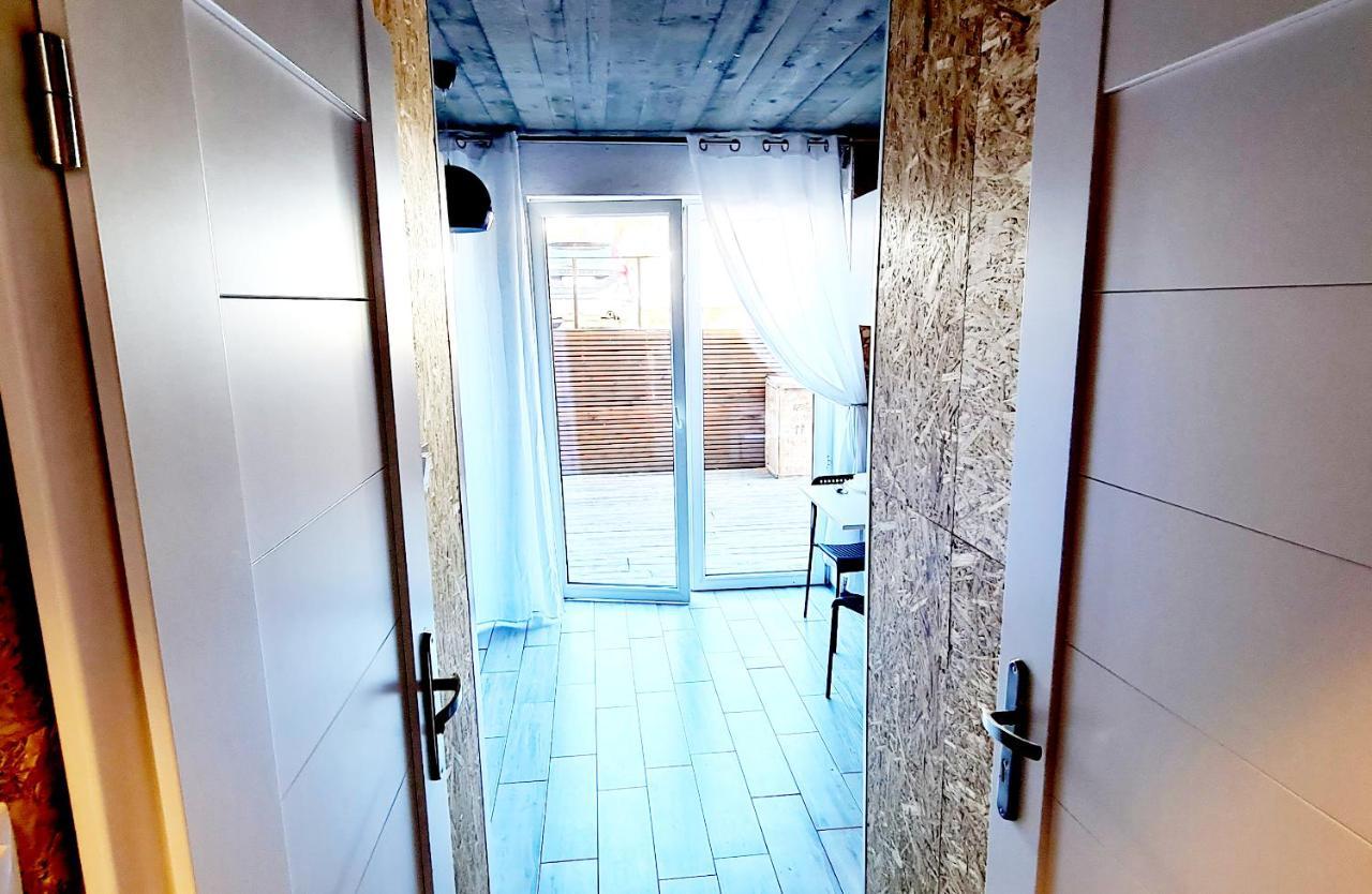 Sub Hel. Budzetowe Pokoje W Domu Z Basenem. Wokol Domu Tylko Natura. Balkon Zbyteczny. エクステリア 写真